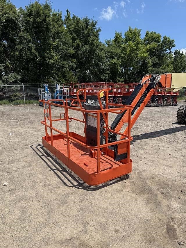 2021 JLG 660SJ-40