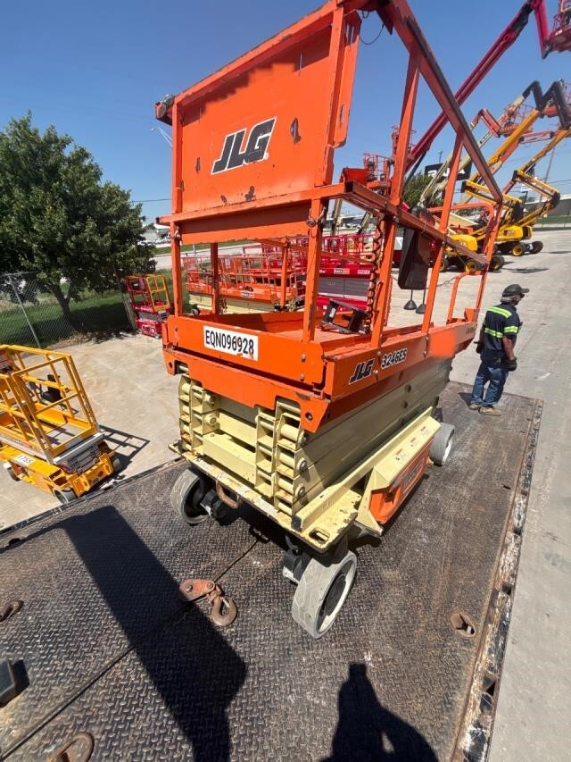 2018 JLG 3246E2