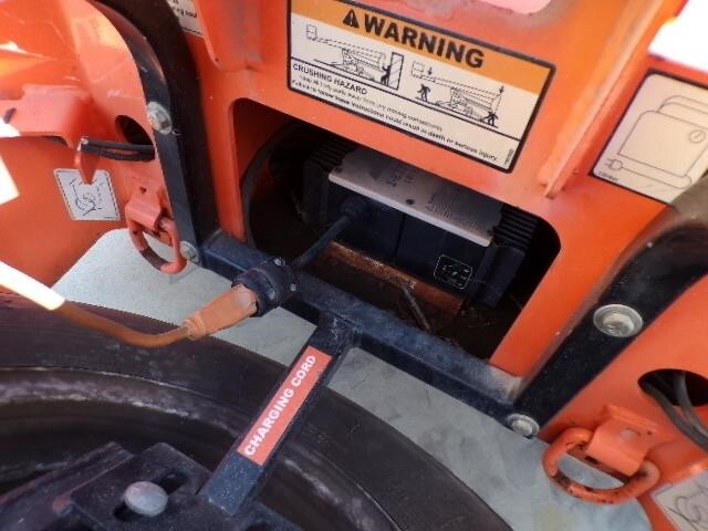 2019 JLG T350-10