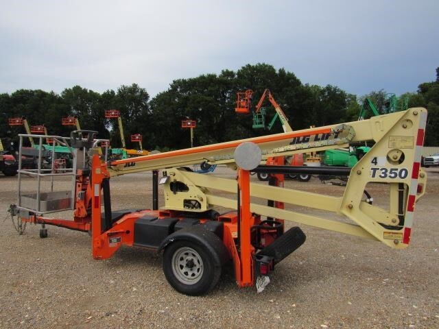 2019 JLG T350-8