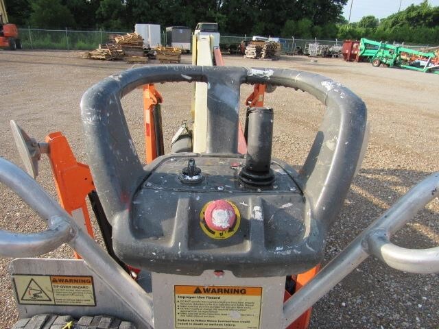 2019 JLG T350-11