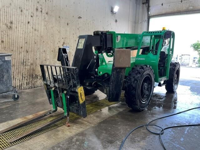 2019 SkyTrak 10042