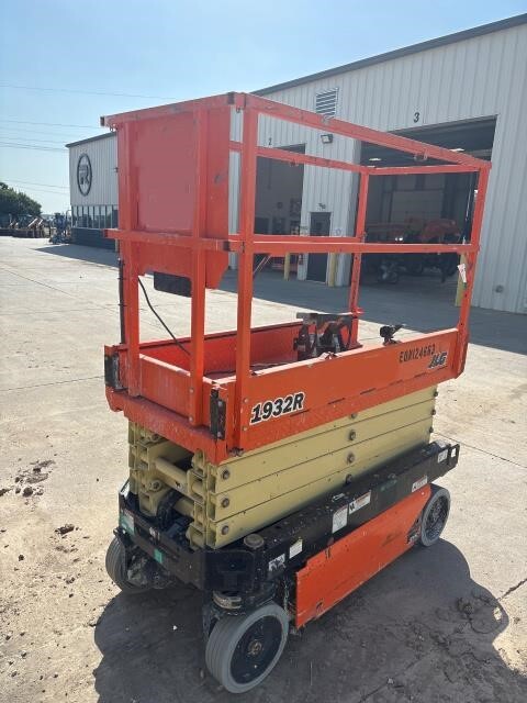 2020 JLG 1932R