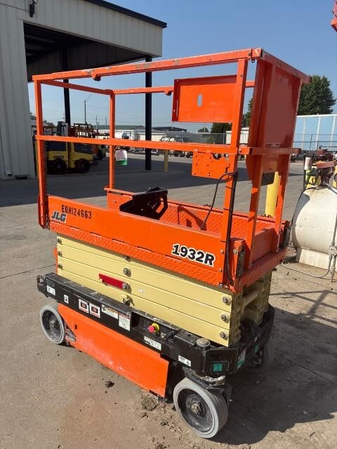 2020 JLG 1932R-2