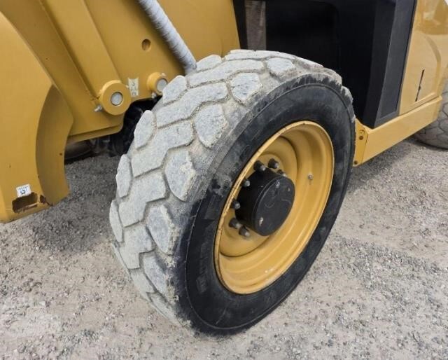 2020 CAT TL1055D-11
