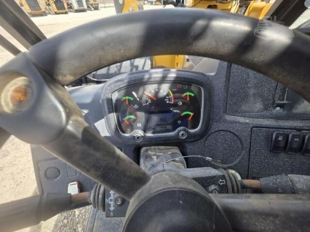 2020 CAT TL1055D-16
