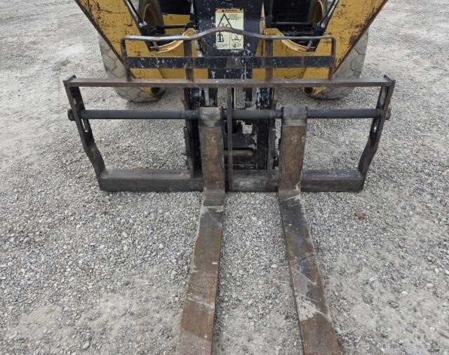 2020 CAT TL1055D-22