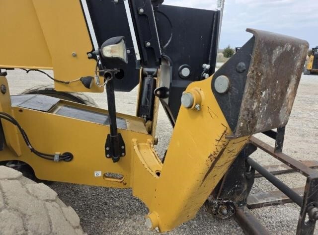 2020 CAT TL1055D-24