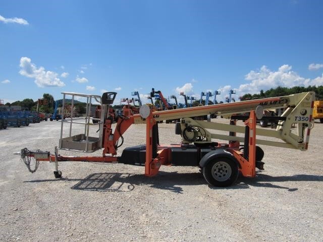 2019 JLG T350