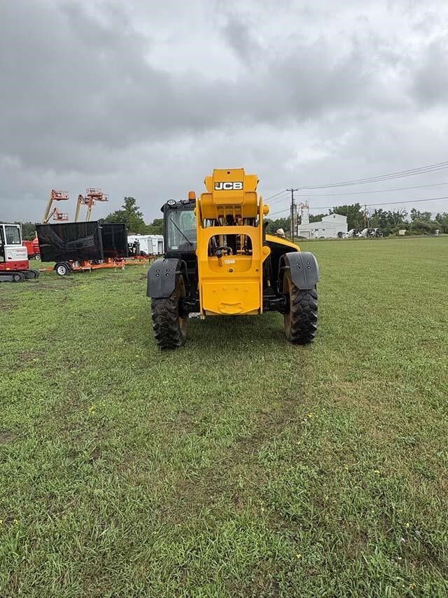 2016 JCB 509-42-4