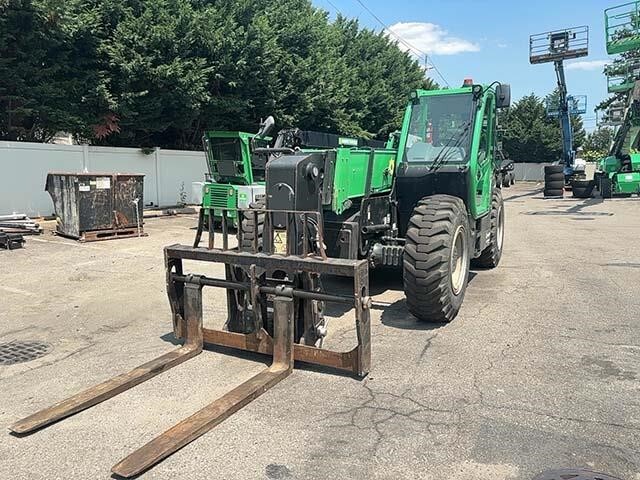 2017 JLG 1644
