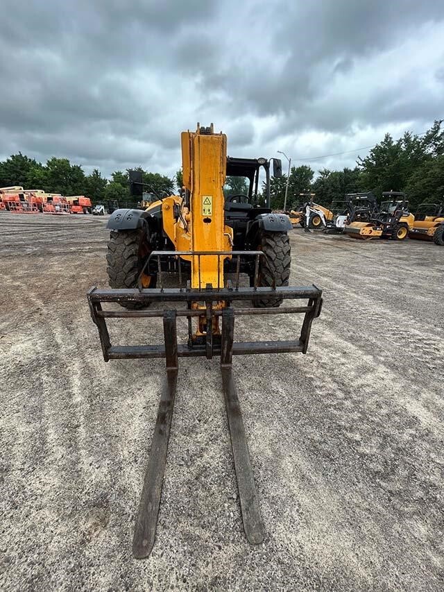 2019 JCB 509-42-4