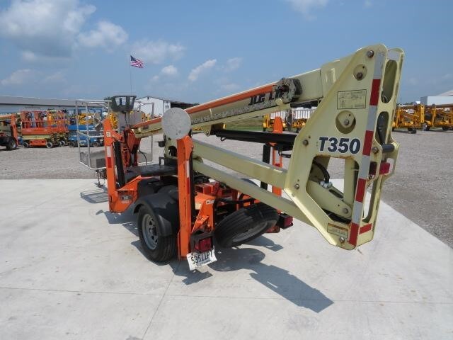2019 JLG T350-8