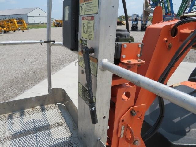 2019 JLG T350-17