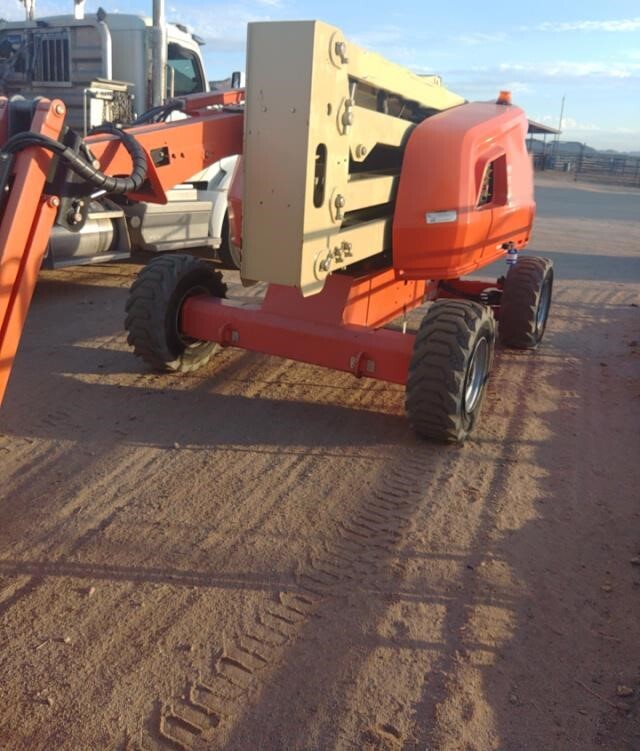 2018 JLG 450AJ