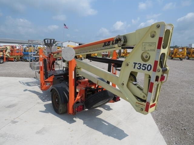 2019 JLG T350-8