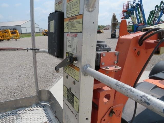 2019 JLG T350-17