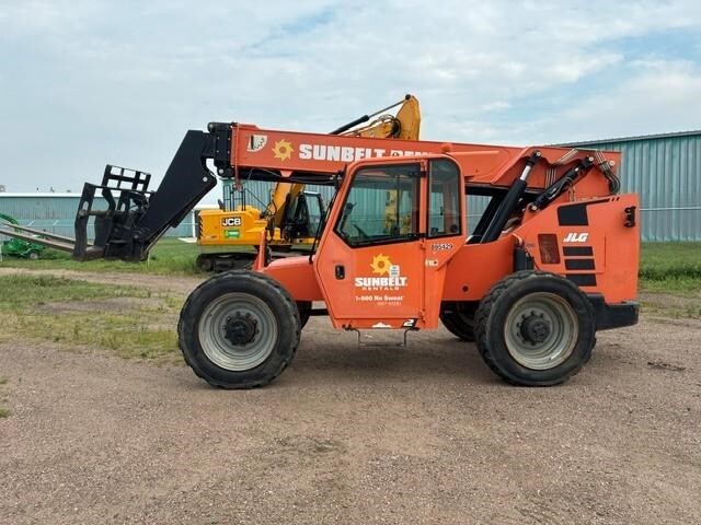 2016 SkyTrak 8042