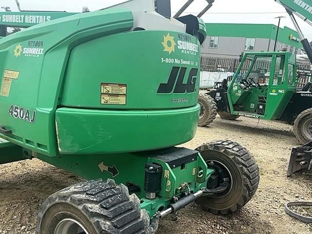 2017 JLG 450AJ-7