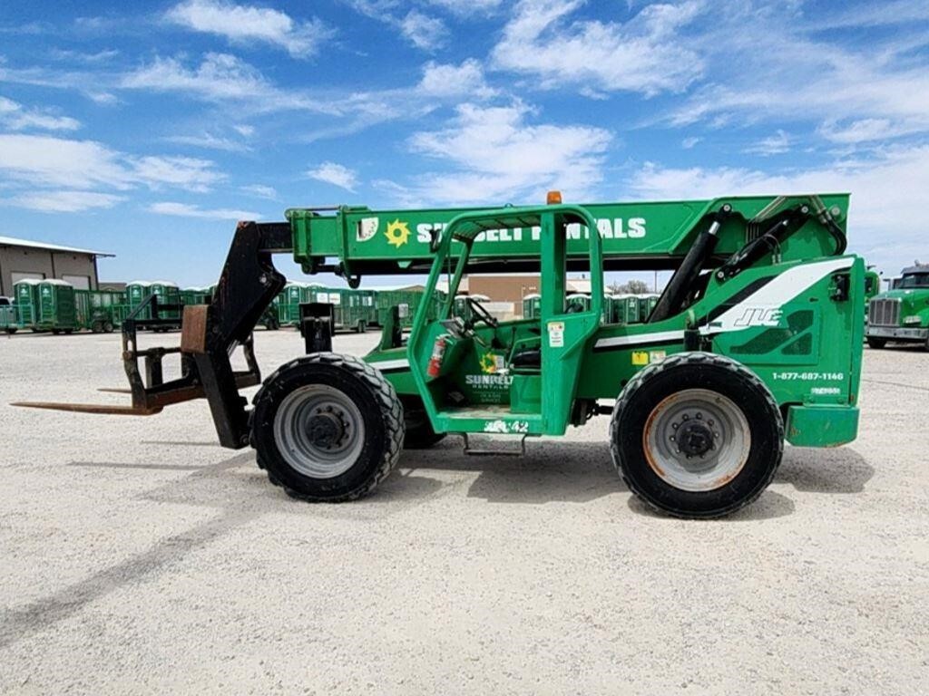 2015 SkyTrak 10042