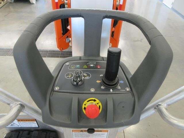 2024 JLG T500J-8