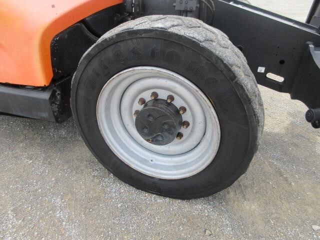 2017 JLG 1055-8
