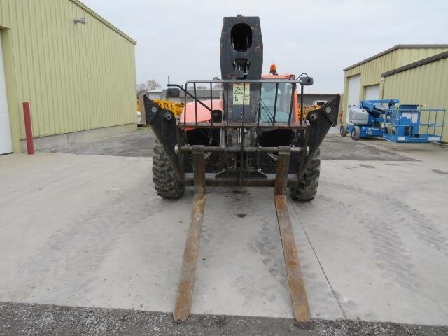 2017 JLG 1055-7