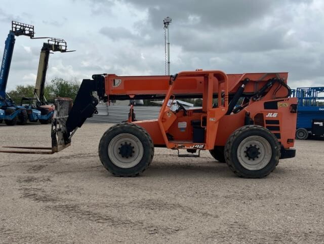 2016 SkyTrak 6042