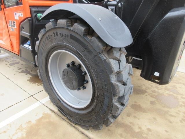 2025 JLG 1055-11