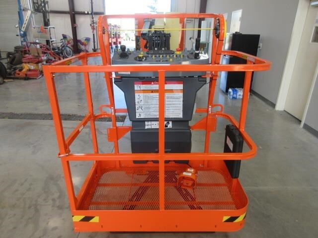 2026 JLG E300AJP-7