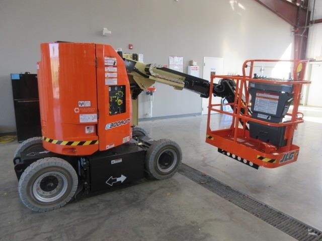2026 JLG E300AJP-28