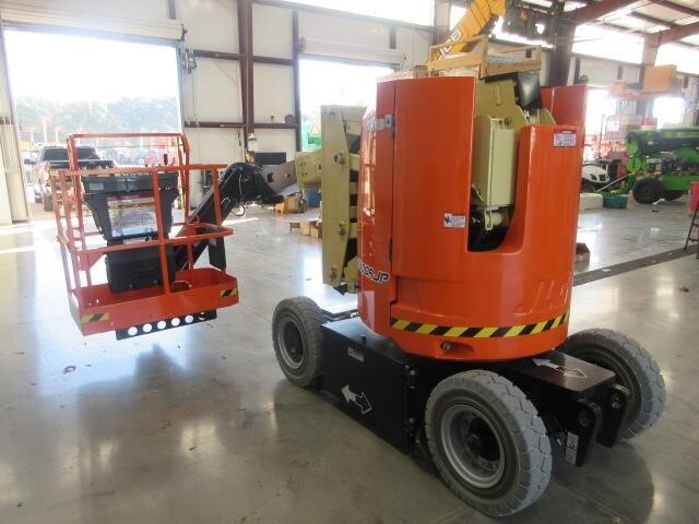2026 JLG E300AJP-29