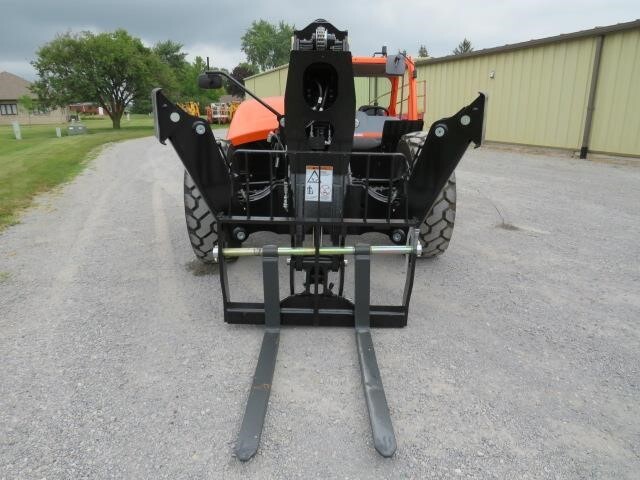 2025 JLG 1055-3