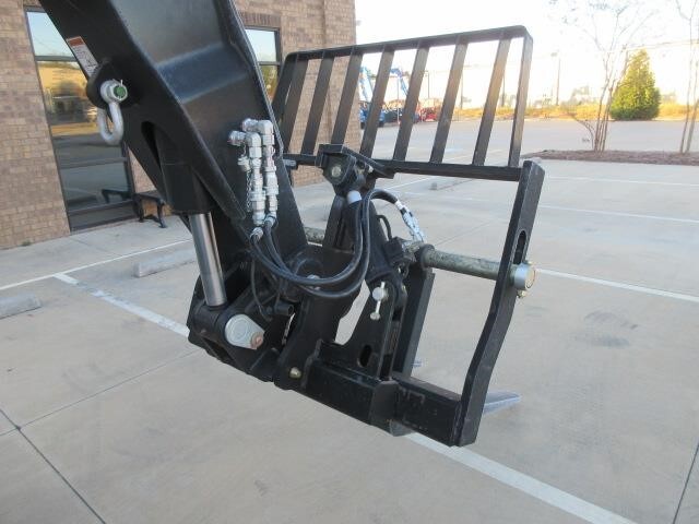 2025 JLG 742-8