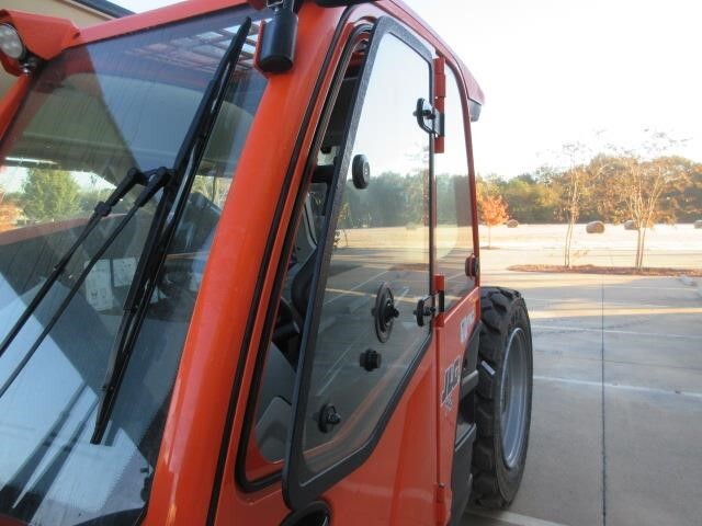 2025 JLG 742-18