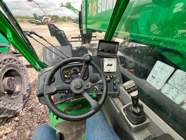 2017 JLG 1255-6