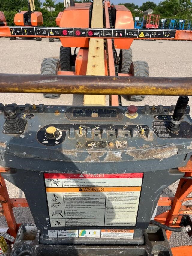2016 JLG 600S-16
