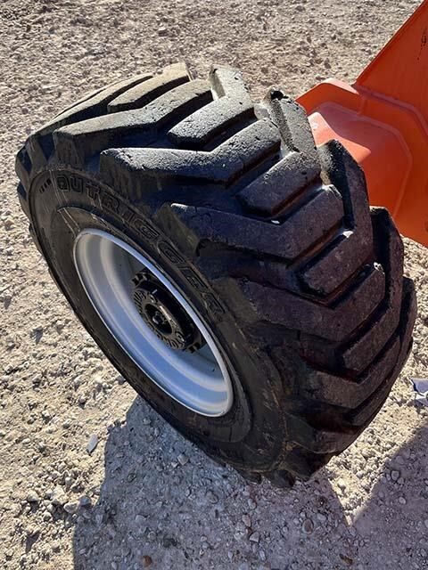 2017 JLG 460SJ-13