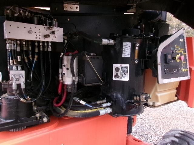 2017 JLG 460SJ-17