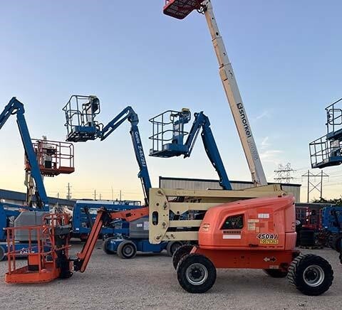 2017 JLG 450AJ