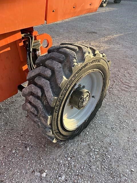 2017 JLG 660SJ-8