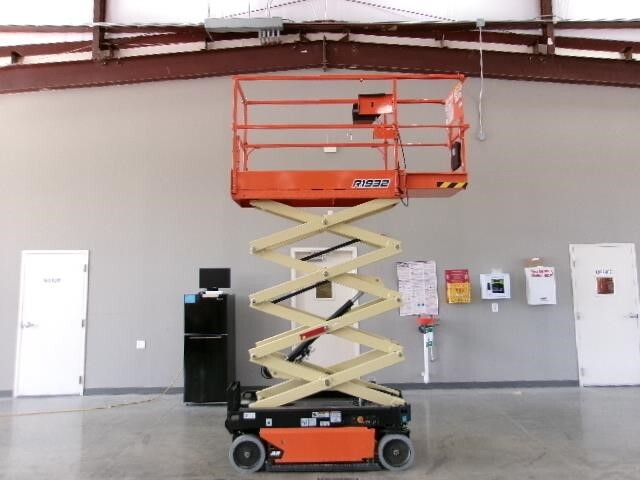 2025 JLG R1932-23