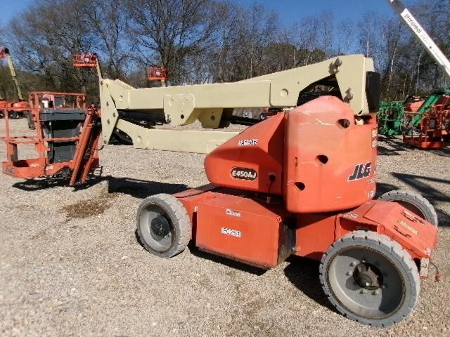2015 JLG E450AJ-4
