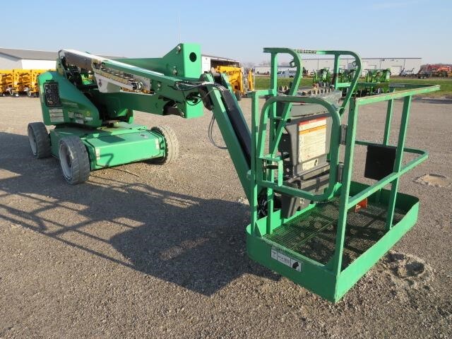 2015 JLG E450AJ-4