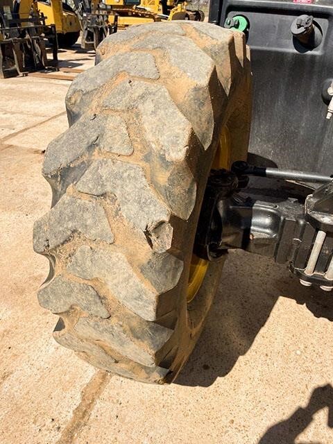 2019 CAT TL943D-13
