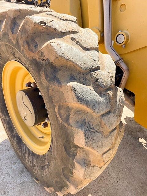 2019 CAT TL943D-16