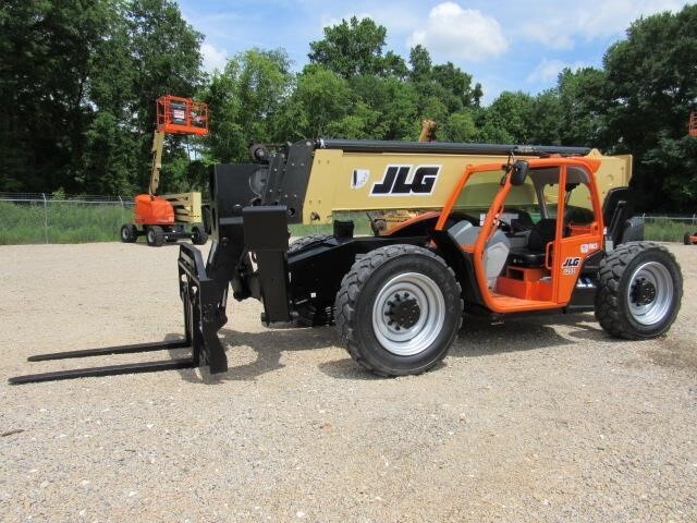 2018 JLG 1255