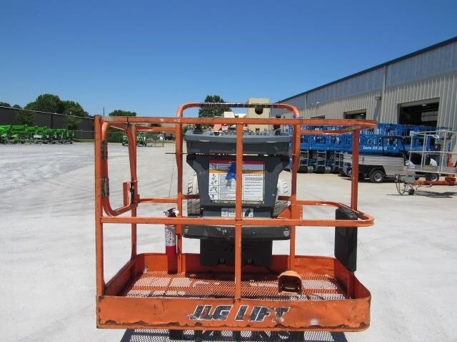 2013 JLG E450AJ-3