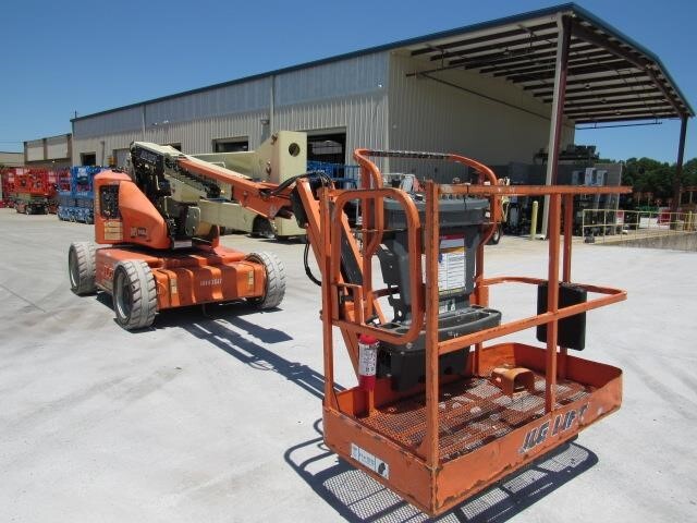 2013 JLG E450AJ-4