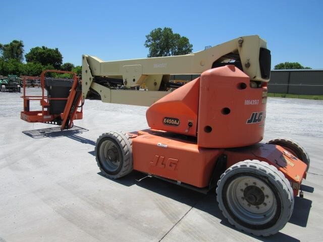 2013 JLG E450AJ-6